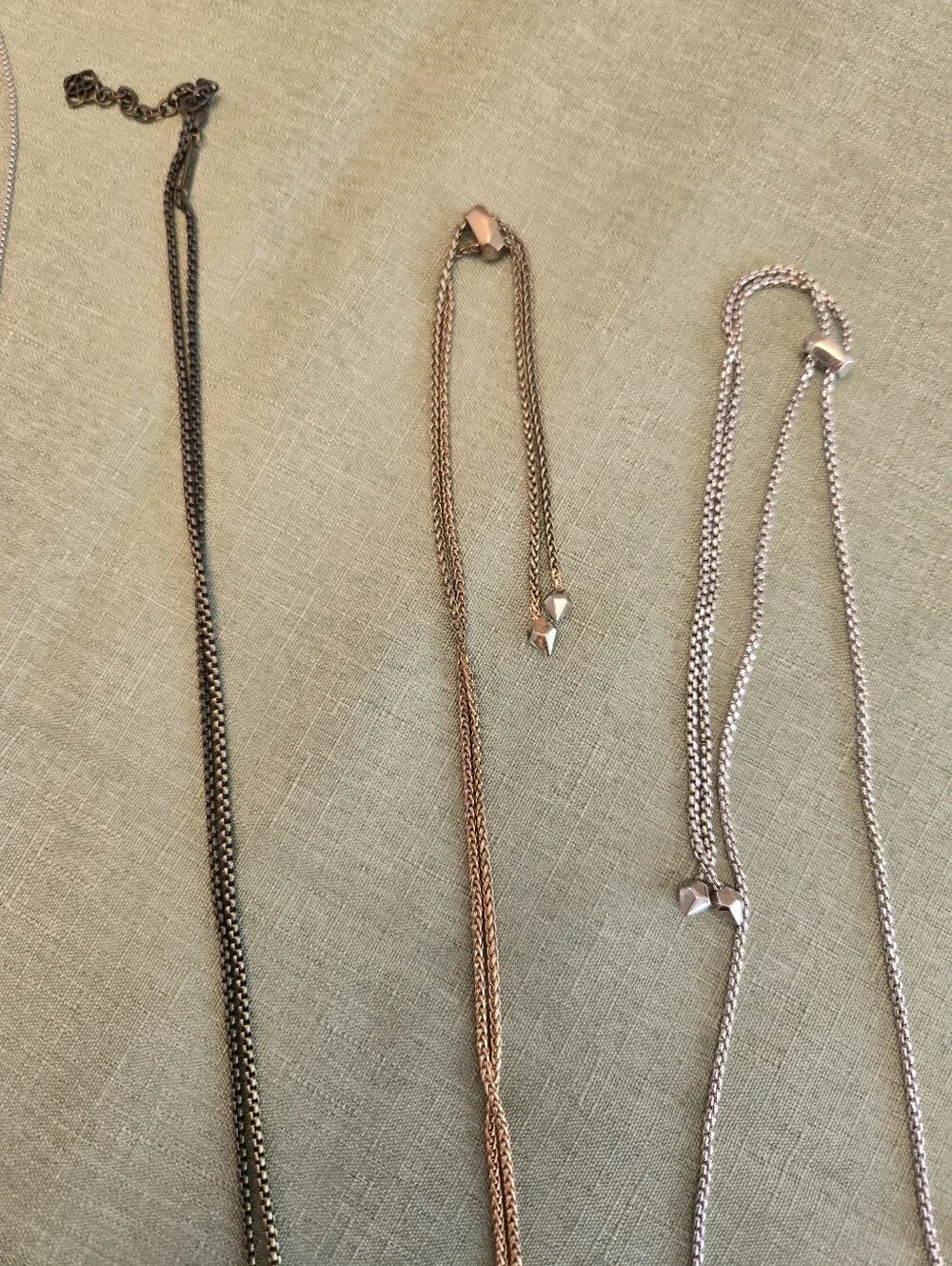 Kendra Scott bulk. 12 necklaces and 6 rings Various metals and conditions - Picture 5 of 11